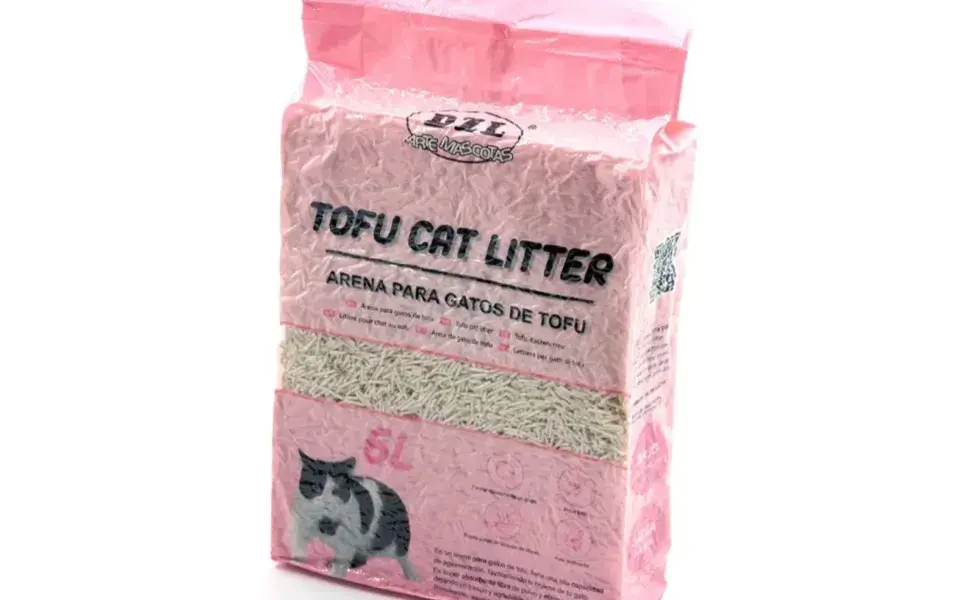 La arena de tofu para gato se degrada más rápido.