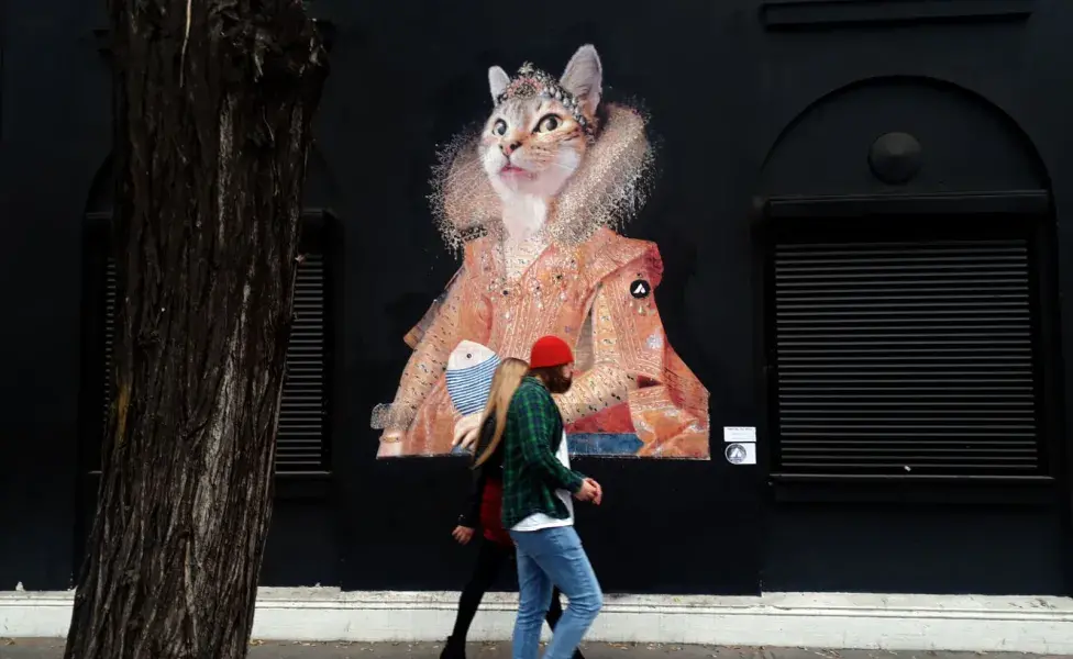 Este proyecto no solo embelleció las estaciones de metro, sino que también promovió la conexión entre las personas y sus mascotas.