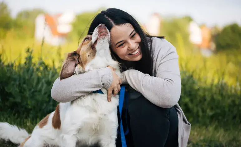 Hablarle a tu perro como si fuera un bebé, es algo que muchos hacemos sin pensarlo.